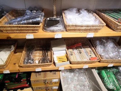 產(chǎn)品標(biāo)簽錯漏、旗下多家代工廠曾抽檢不合格,門店七千家的鍋圈食匯還能火多久?